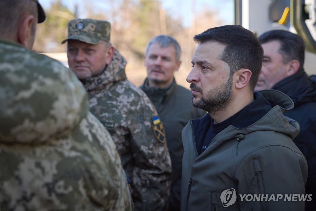 "美·EU 당국자들, 우크라에 '러와 평화협상' 언급 시작"