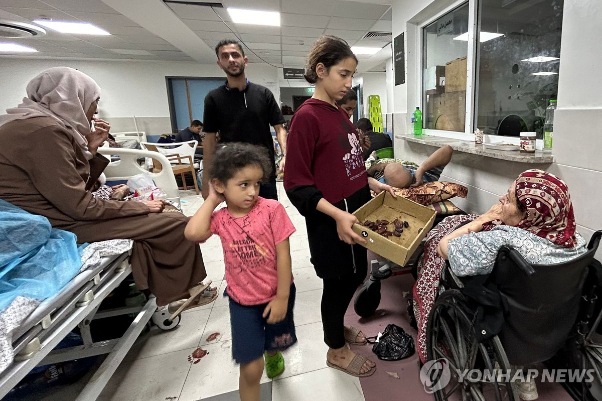 "이, 이제 병원과 전쟁"…가자 환자·피란민 수만명 발만 동동