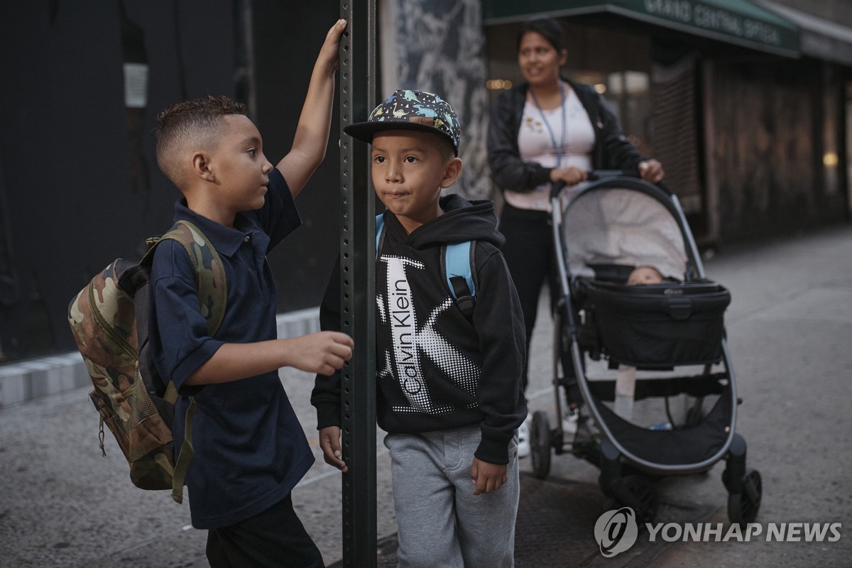 뉴욕 공립학교 학생 9명 중 1명은 '노숙가정'…이민자 증가 여파