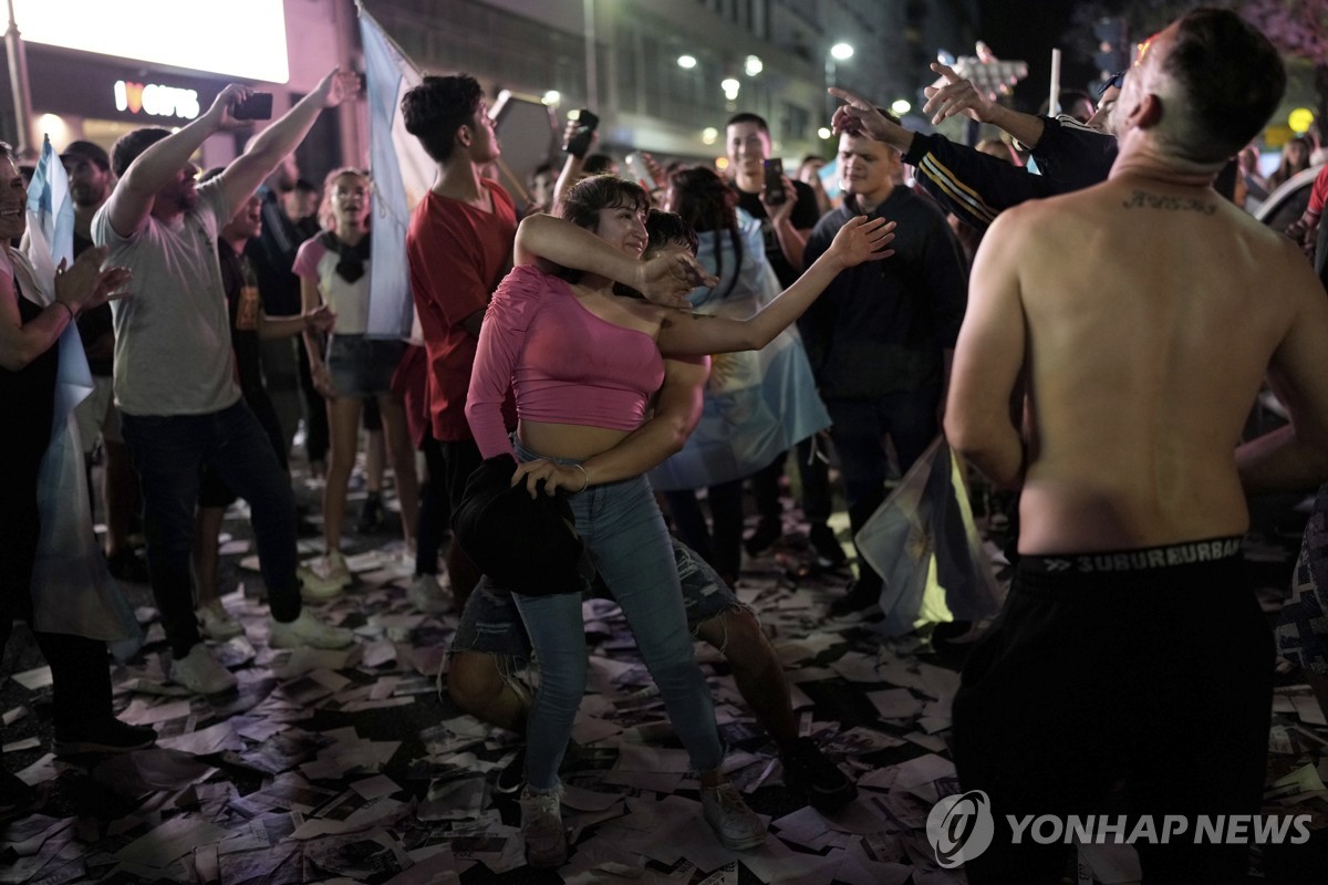 밀레이 "아르헨티나 재건 시작한다…급진적 변화 필요"(종합)