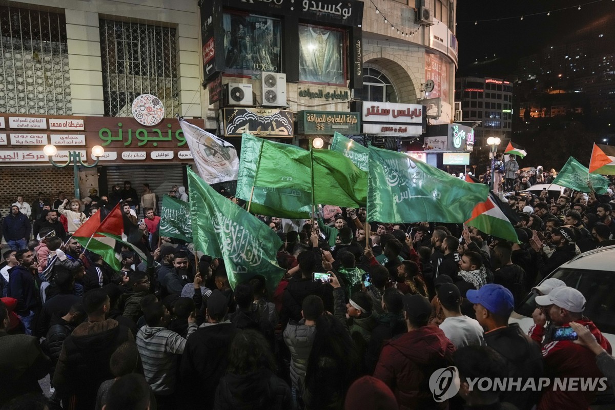 WSJ "하마스, 생존위해 일시휴전…팔 수감자 전원석방 원할것"