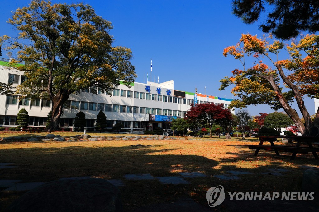 '모집 공고만 5번' 곡성 보건의료원장 처우 개선 추진