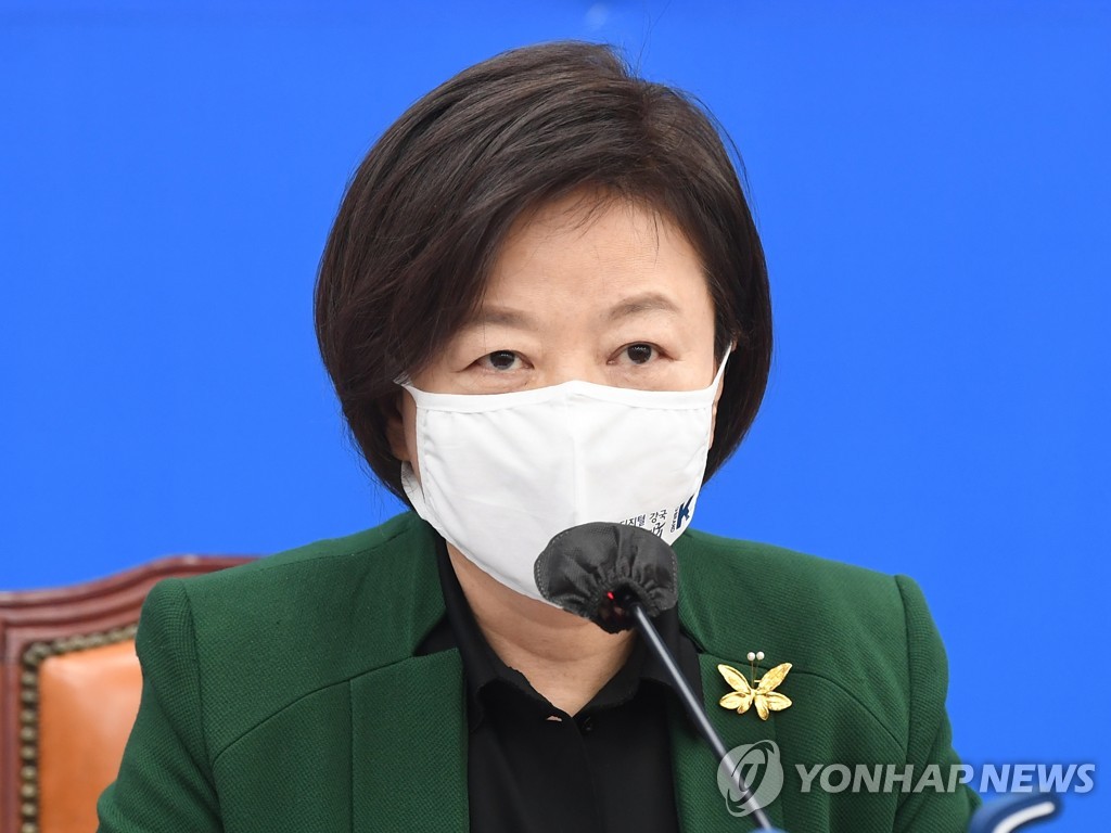 진선미 "이종석, 부모 건강보험 '무임승차'…재산고지는 거부"