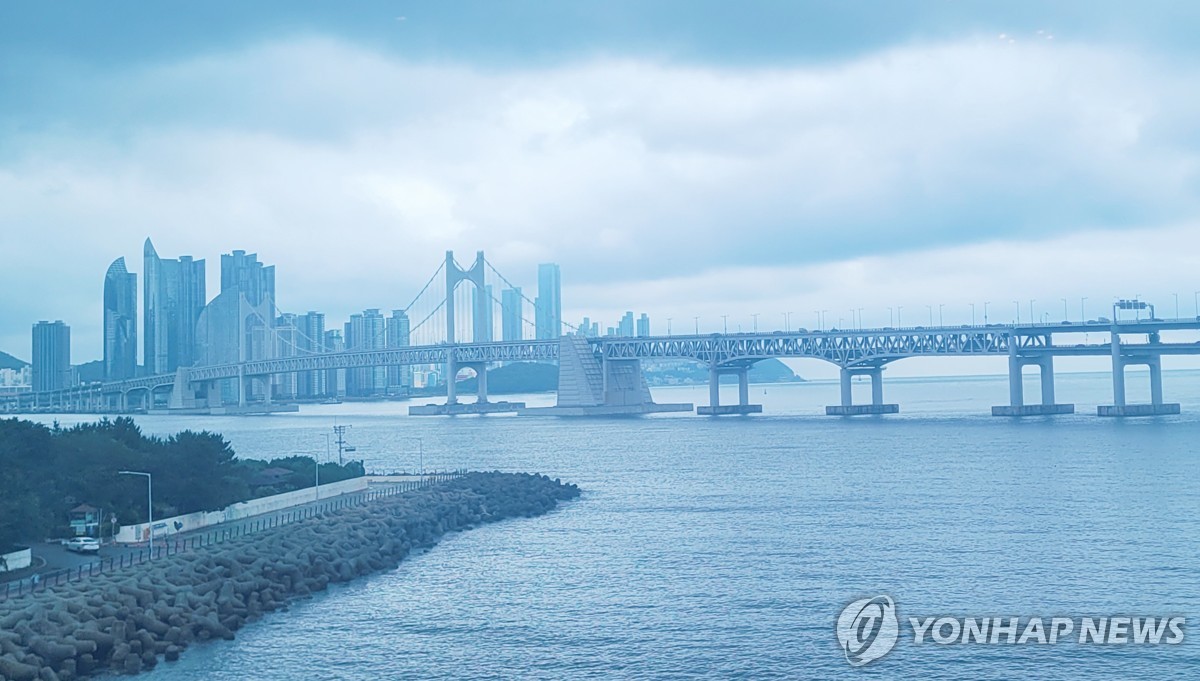 부산·울산·경남 흐리다 오후부터 맑아져…낮 최고 12∼17도