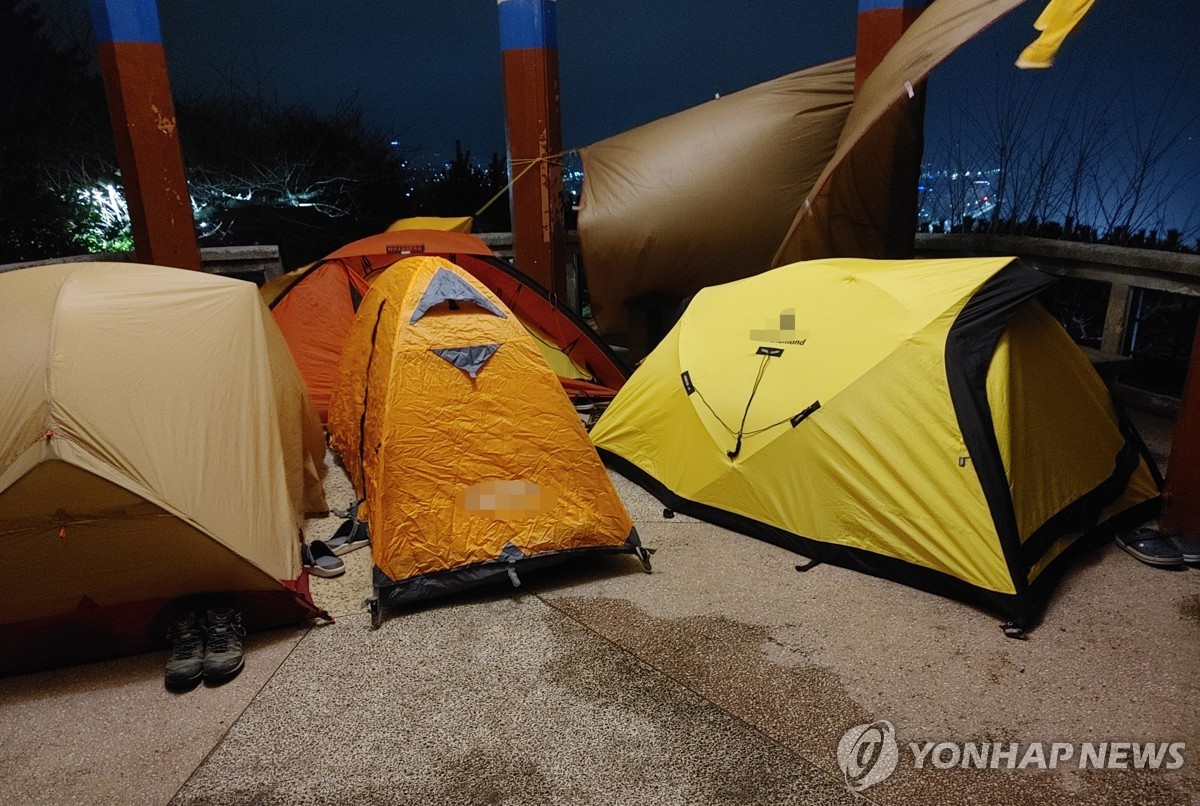 '나만 좋으면 남이야' 제주 도심공원에 텐트치고 얌체 캠핑