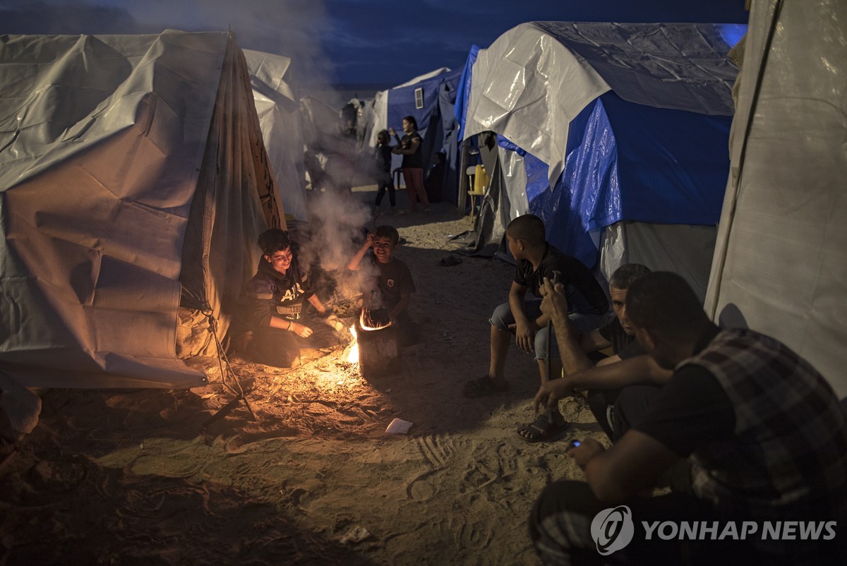 이스라엘 가자지구 난민촌에 대규모 공습…하마스 "400명 사상"