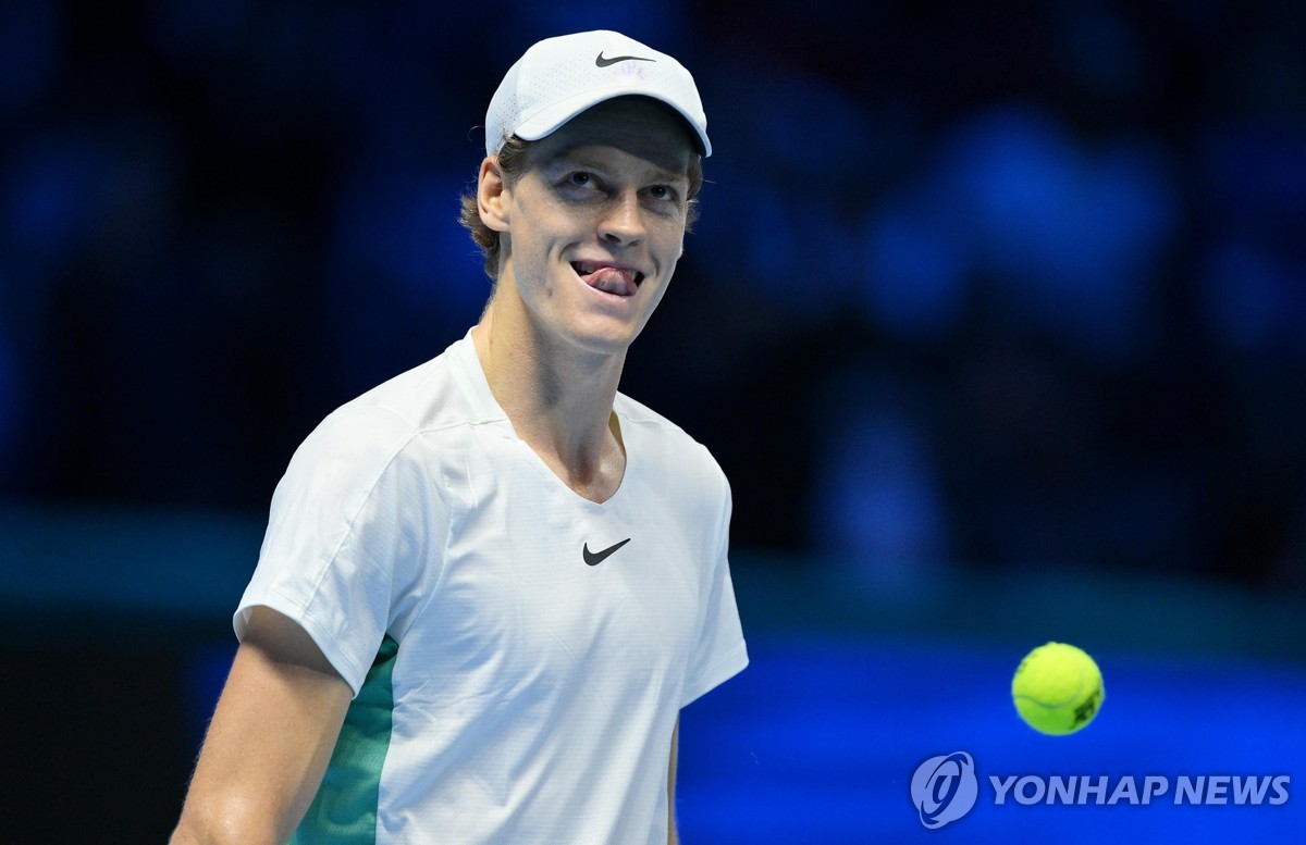 조코비치, 알카라스 완파…ATP 투어 시즌 최종전 결승 진출