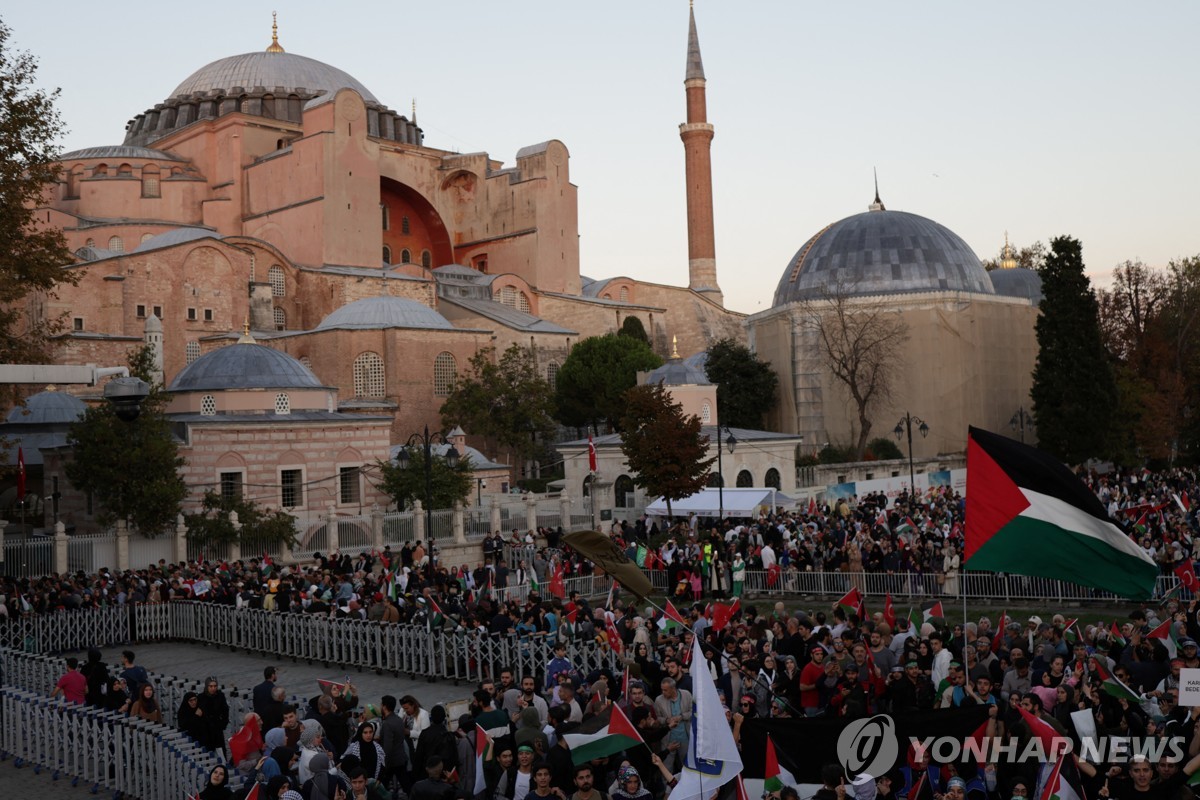 튀르키예, 이슬람 사원으로 전환한 '성소피아' 다시 유료화