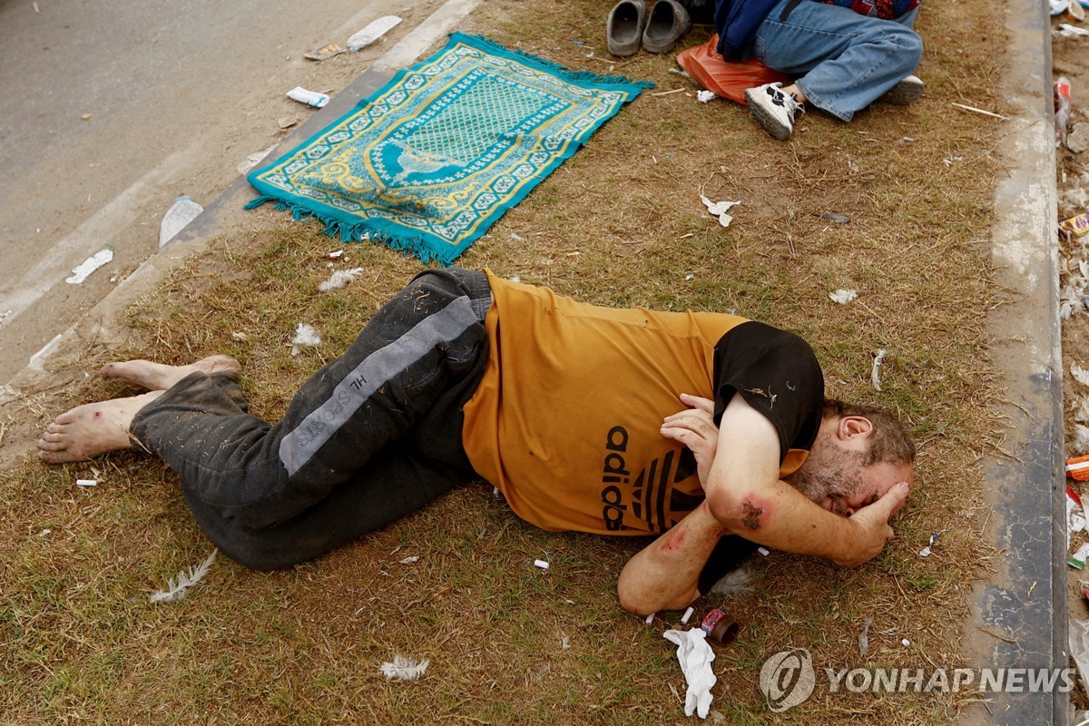 [이·팔 전쟁] 가자 최대 병원 "영내 집단무덤에 179명 매장"