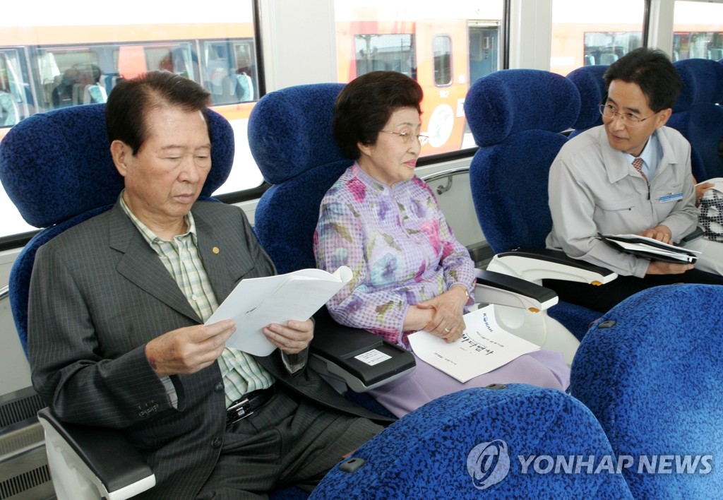 동해안 관광 랜드마크 '바다열차'…16년 만에 역사 속으로