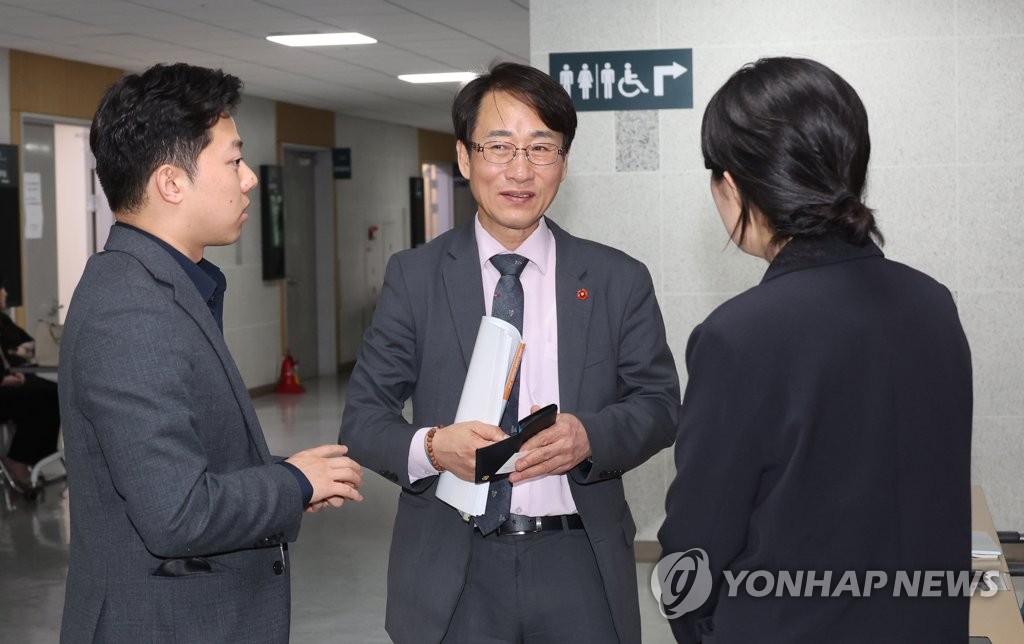 野 비명계 이원욱 "조만간 공동행동 모임 결성…압박 발휘될 것"