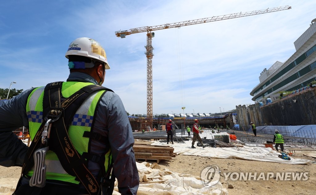 "건설기업 5곳 중 2곳, 채무상환 어려워…한계기업도 증가세"