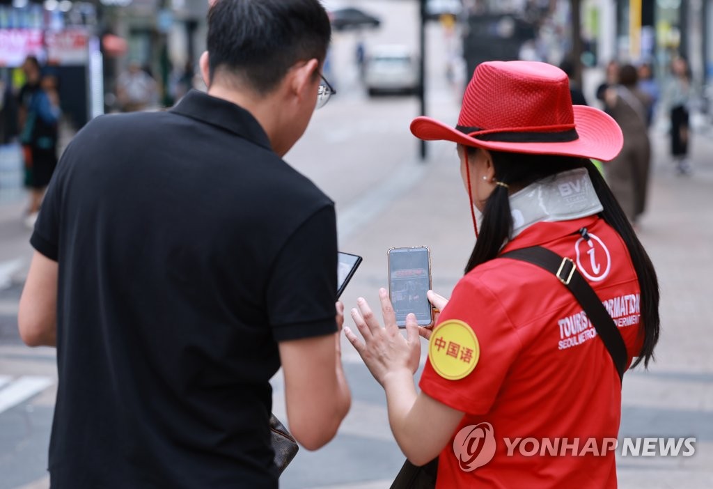 유통가 "유커특수 옛말…중국 단체관광 줄고 MZ세대 늘었다"