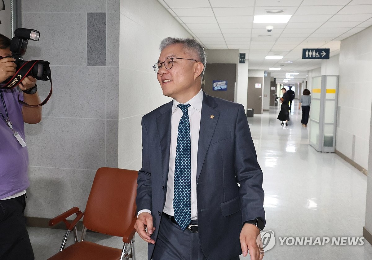 민주, '암컷 발언' 최강욱에 '당원자격 6개월 정지' 징계