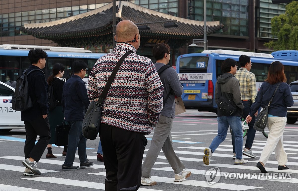 전북 흐리고 강한 바람에 '쌀쌀'…낮 최고 14도