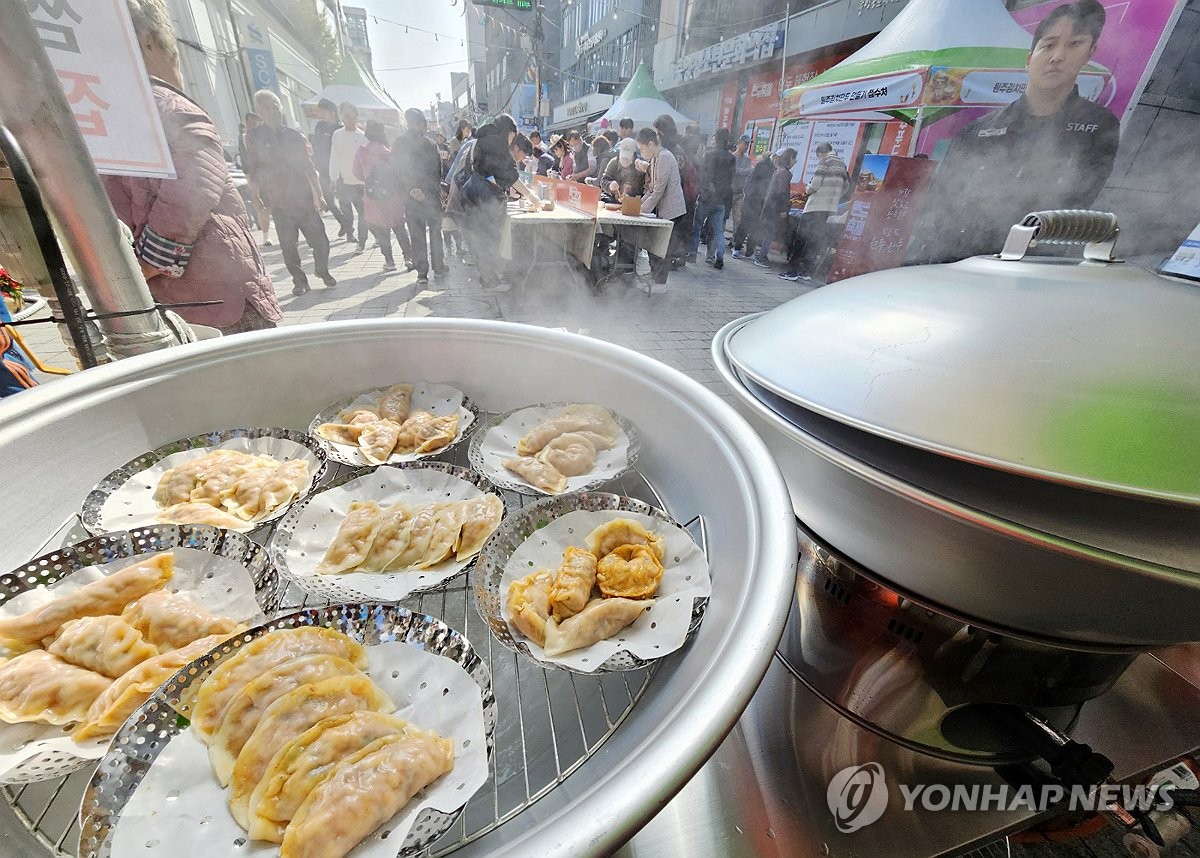 제1회 원주 만두축제 20만명 '흥행'…글로벌 축제로 나간다