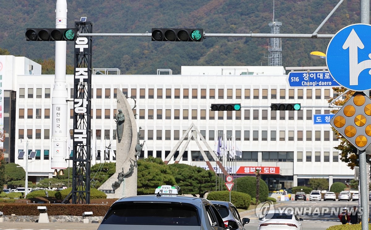 "우주항공청법 조속한 처리"…또 국회 찾은 박완수 지사