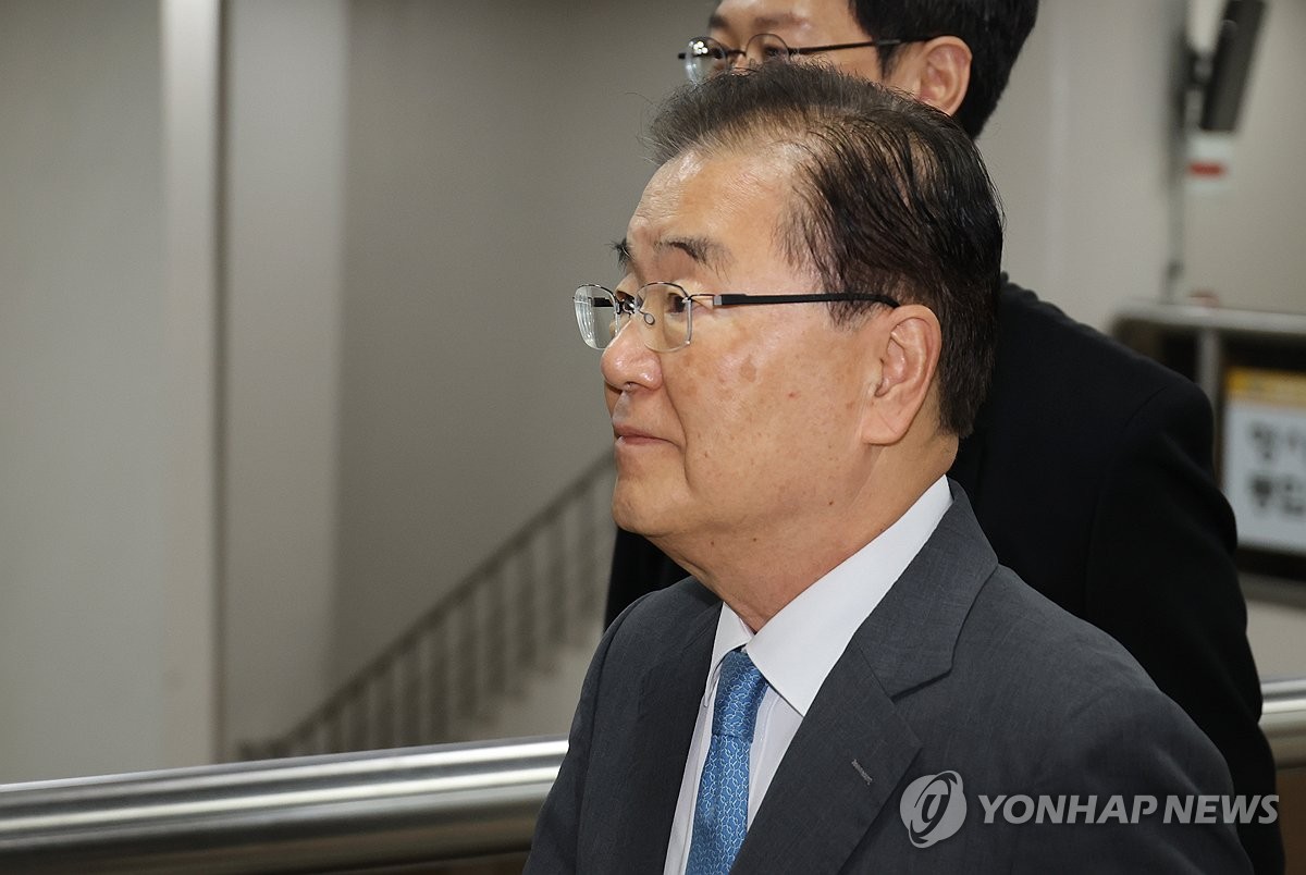 정의용 "탈북어민, 동료 죽인 흉악범"…檢 "국내서도 처벌 가능"