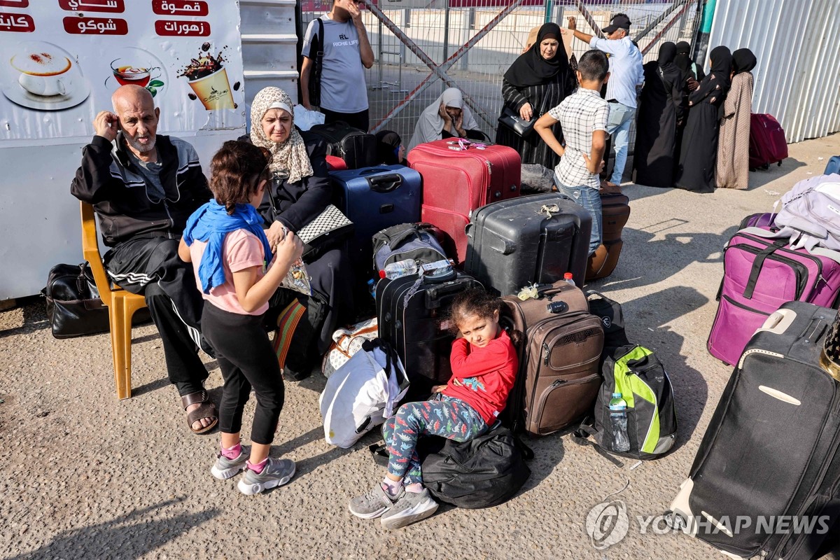 가자지구 탈출 길 열렸다…"외국인·부상자 500명 출국 시작"(종합2보)