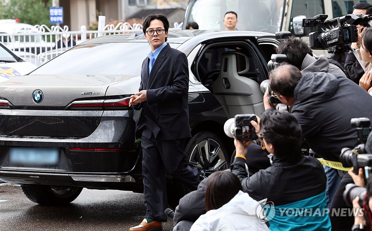 마약시약 검사받은 지드래곤 "음성"…"경찰 증거 없었다"(종합)