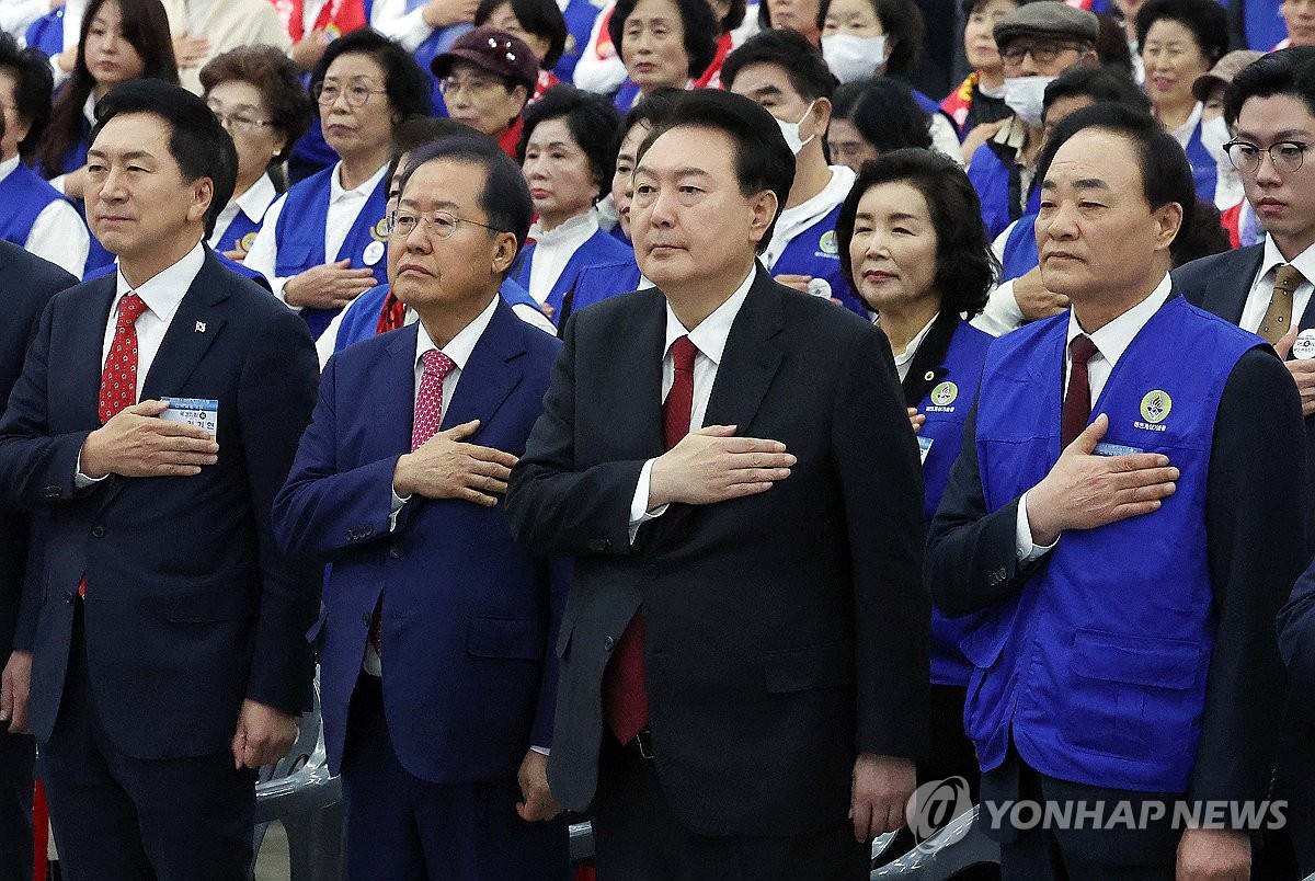 尹 "대구에 오니 힘 난다"…바르게살기운동 대회 참석(종합)