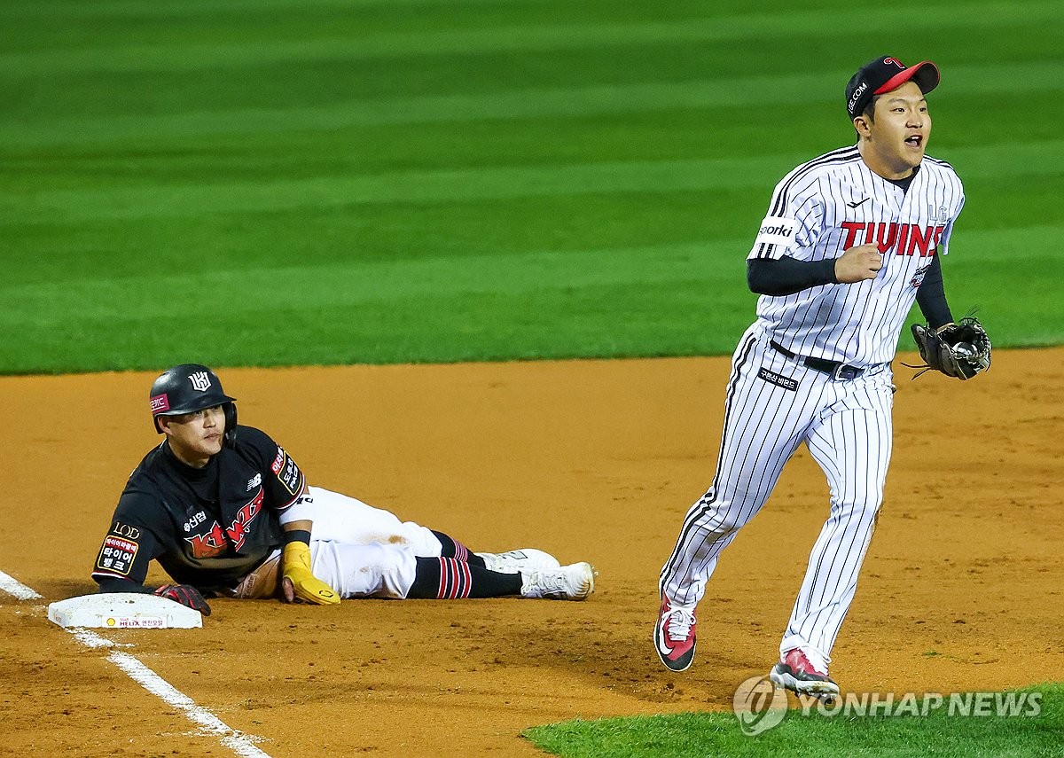 '삼중살 역적'에서 '결승타 영웅'으로…kt 문상철이 해냈다(종합)