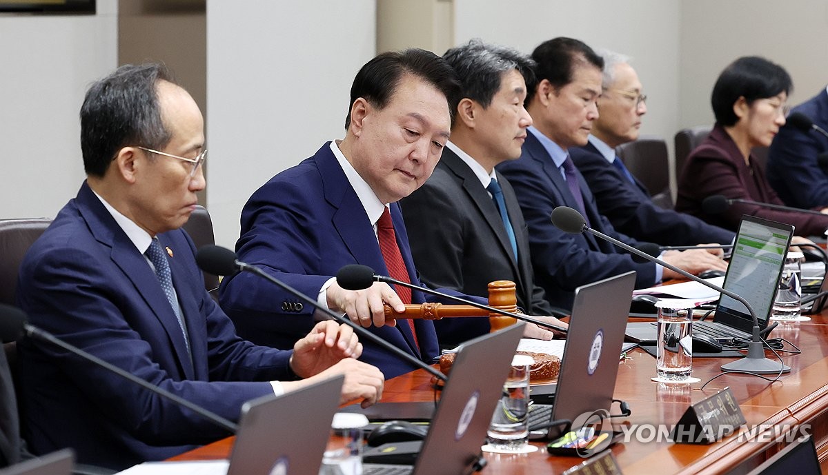 尹대통령 "공매도, 개인에 큰 손실…근본적 개선안 때까지 금지"(종합)