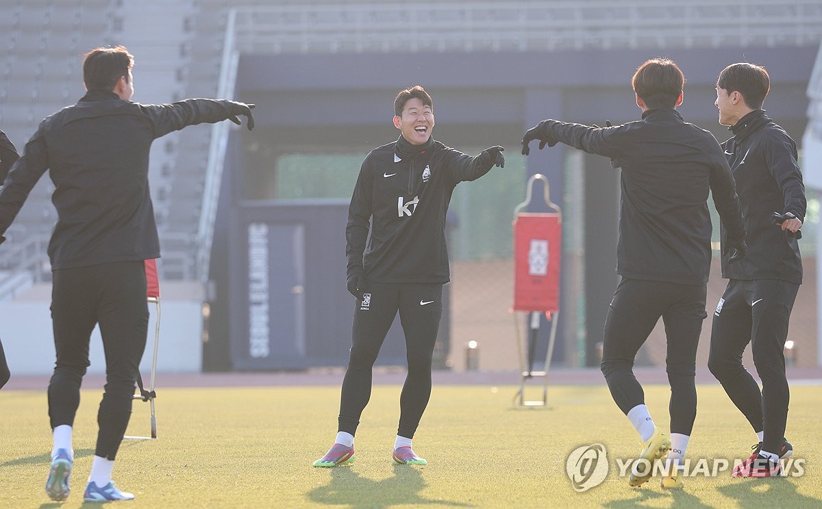 월드컵 예선 대비 첫 완전체 훈련…클린스만 '일장연설'로 시작