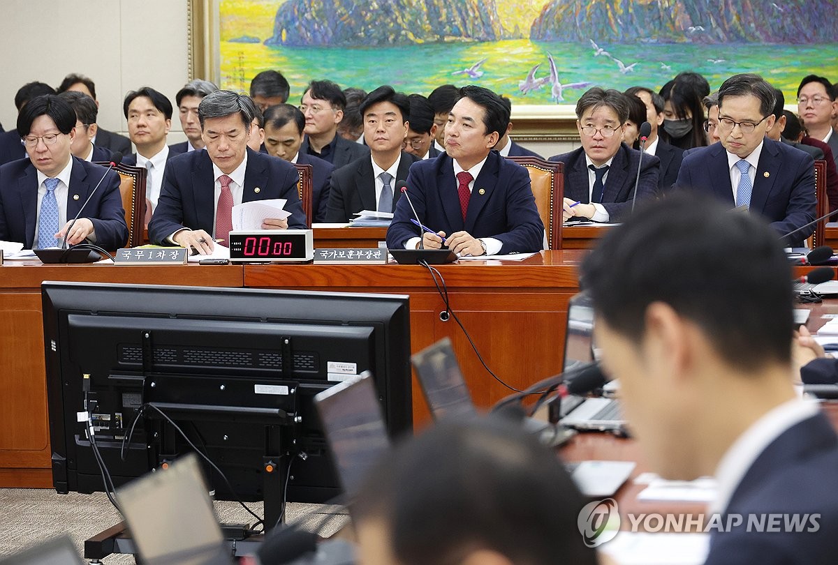 보훈장관, 순직군경자녀 예산 삭감에 "참담"…野 "실질지원 아냐"