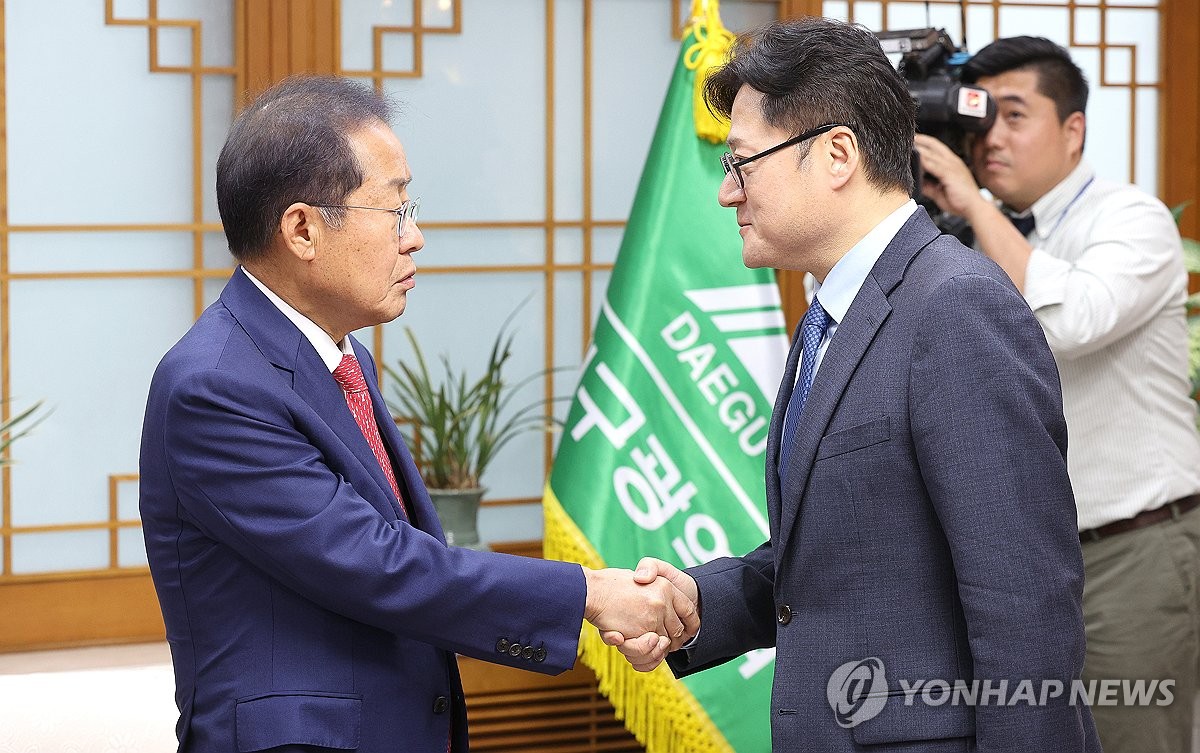 대구서 만난 홍준표-홍익표, "달빛고속철법 연내 처리" 의기투합(종합)