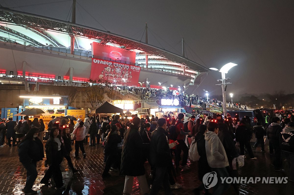 [수능] "다들 1년 고생했으니까"…시험 끝나자마자 손흥민·김민재 보러(종합)