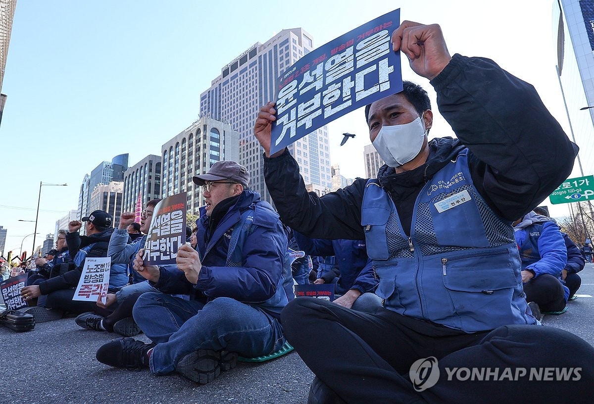 택배노조 하루 파업·1천명 선언…"노란봉투법 즉각 공포"(종합)