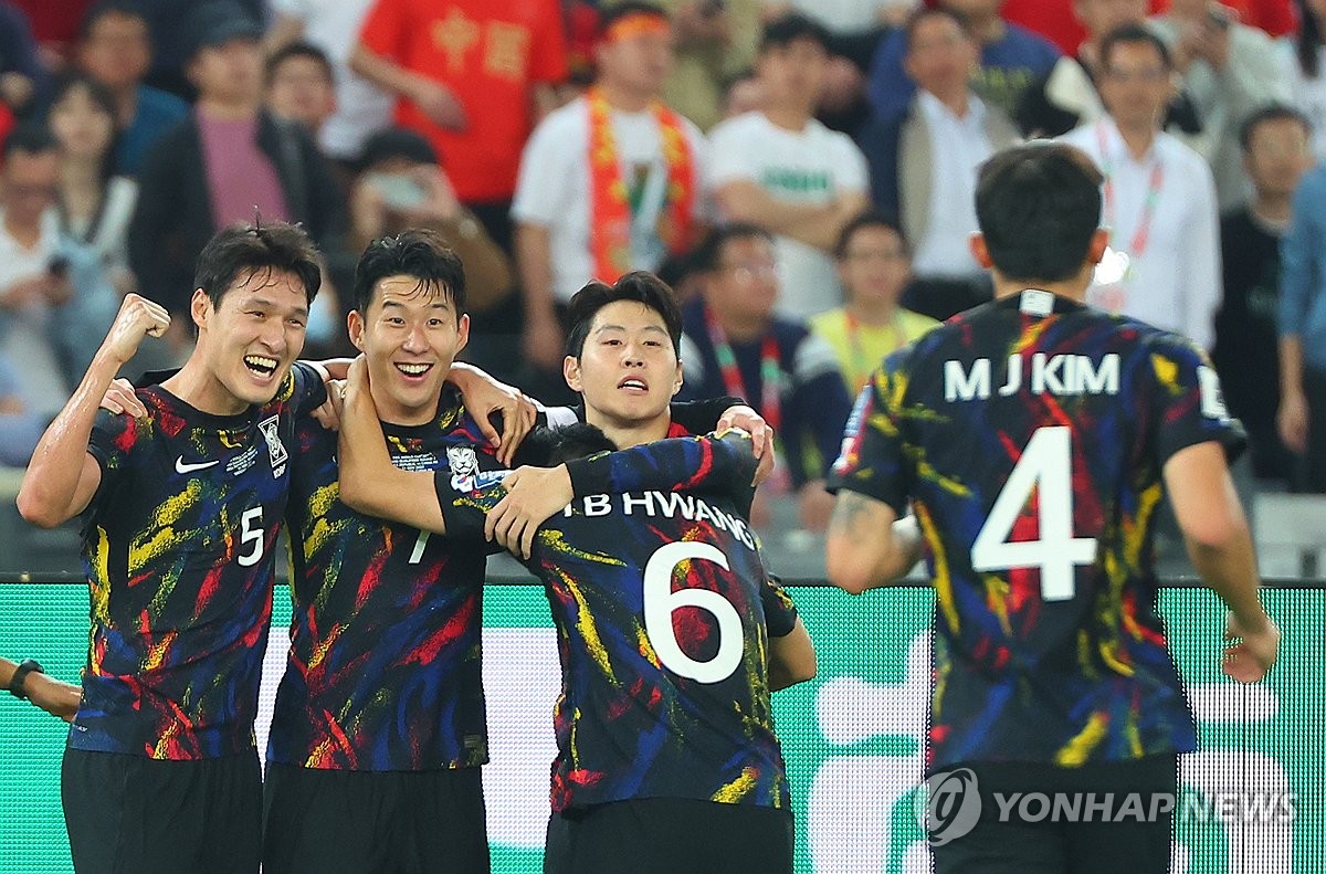 '손흥민 멀티골' 한국, 중국 3-0 꺾고 월드컵 예선 2연승