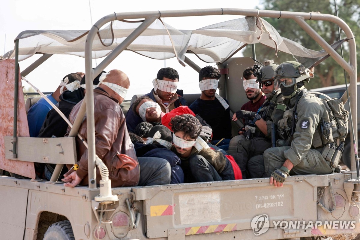 인질 석방 5단계 진행…하마스→적십자→IDF 인계후 가족품에