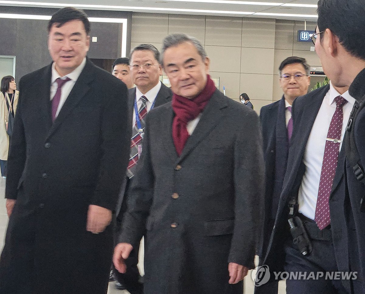 한중일 외교수장 속속 부산 집결…내일 4년여만에 3국 장관회의