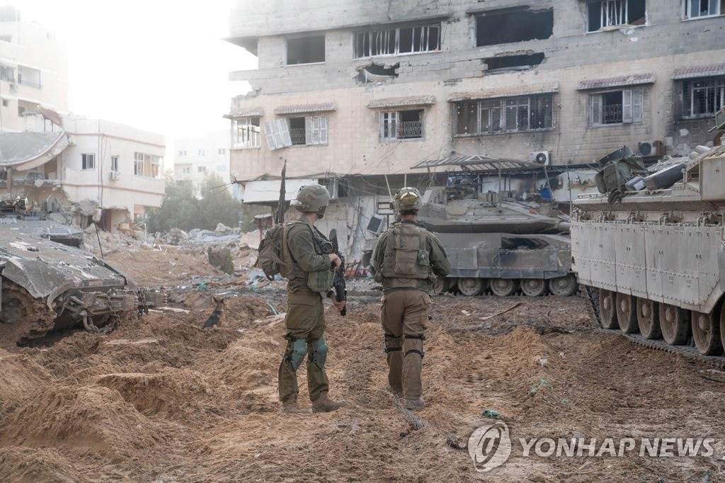 "공기에서 죽음의 냄새"…가자지구 휴전에도 여전히 생지옥