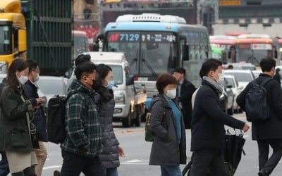 출근길 기온 전날보다 10도 안팎 '뚝'…강한 바람에 더 춥다