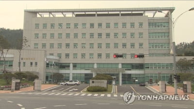 '스토킹 재판받으면서 또 스토킹' 피고인 유치장 구금