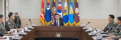 군 수뇌부 교체 후 첫 지휘관회의…신원식 "망동은 파멸의 시작"