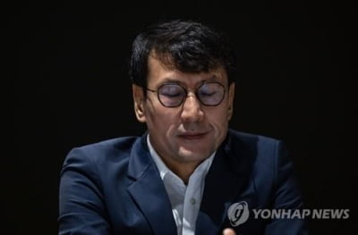 카카오 홍은택 대표 "골프장 회원권 매각 절차 시작"