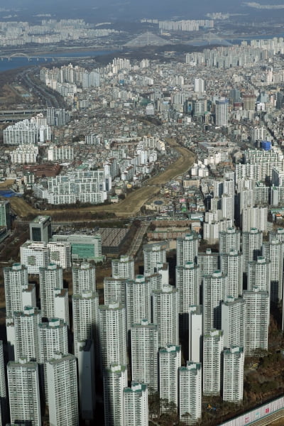 계속된 '거래 절벽'에도…강남·비강남 집값 격차 더 벌어져