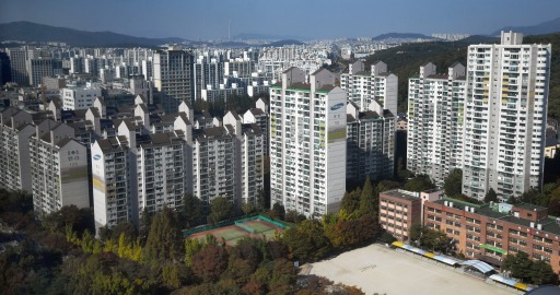 최근 ‘노후계획도시 특별법’이 국회 소위를 통과하면서 수도권 1기 신도시와 서울 노원구 상계지구 등 노후 단지의 재건축 기대가 커지고 있다. 분당 시범단지 모습.  /한경DB