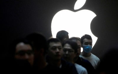 중국, 아이폰 사용 금지 확대…"까불면 퇴출시킨다" 경고