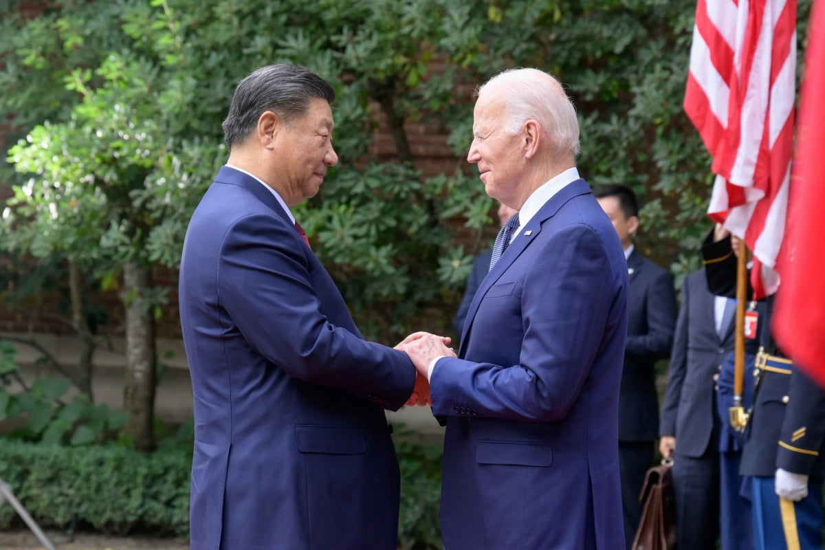 2023년 11월 15일 미국 캘리포니아 우드사이드에서 열린 APEC 정상회의에서 만난 조 바이든 미국 대통령과 시진핑 중국 주석. 사진=연합UPI 