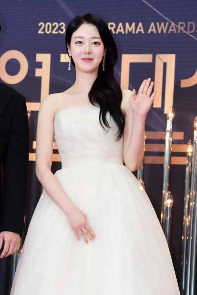 [포토] 윤다영, '수줍은 미소' (2023 KBS 연기대상)