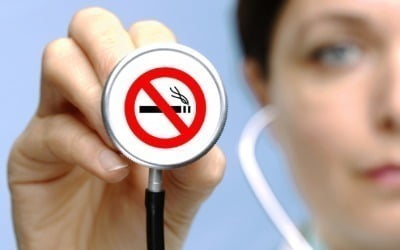 "담배 피우면 뇌 쪼그라든다"…금연해도 돌이킬 수 없다는데