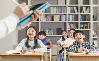 "영어처럼 조기교육"…유치원도 '코딩' 열풍
