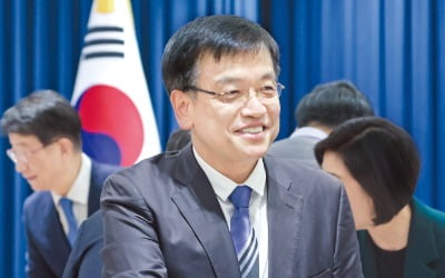 온라인 슬롯 "임중도원의 책임감"…물가 잡고 경기 살리는 난제 풀어야