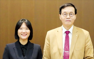 이창용 "시끌벅적한 중앙銀 돼야"…네이버·삼성과도 손잡은 한은 [강진규의 BOK워치]