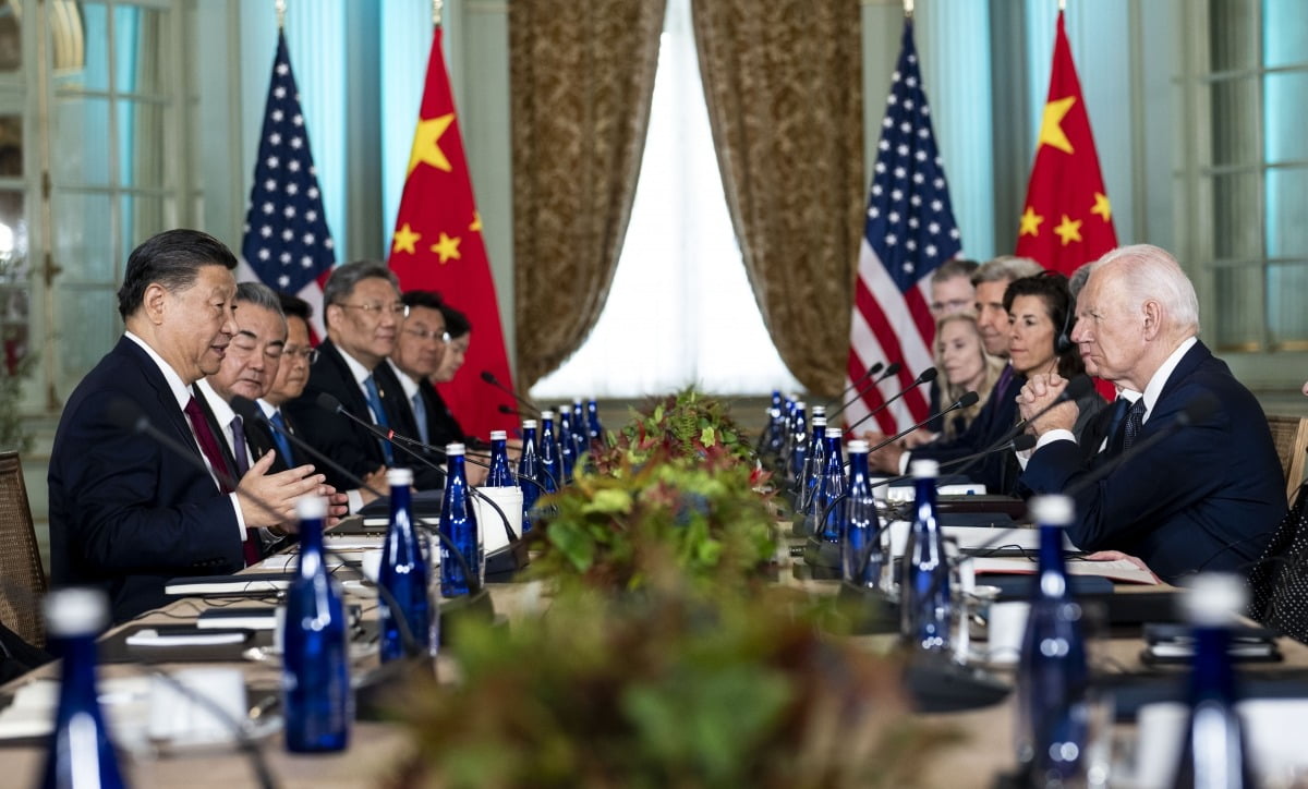 조 바이든 미국 대통령(오른쪽)과 시진핑 중국 국가주석(왼쪽)의 모습. (사진=연합뉴스)